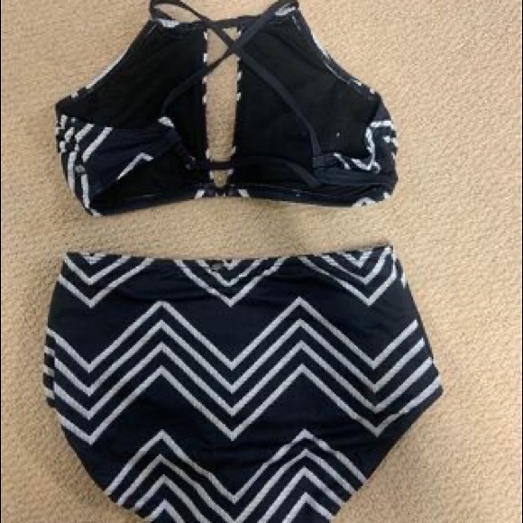 Size m la vie en rose swimsuit - Picture 2 of 3